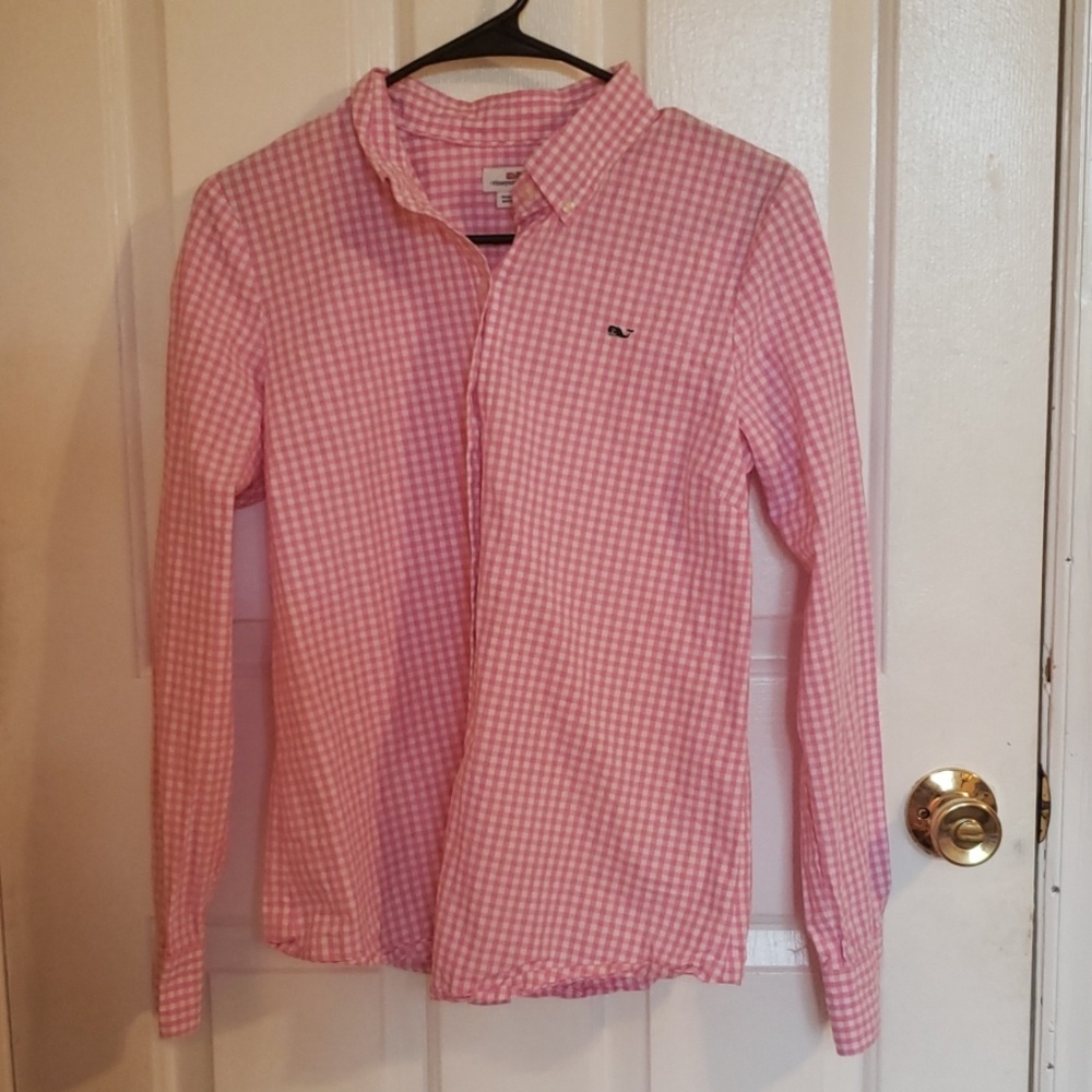 VV button down